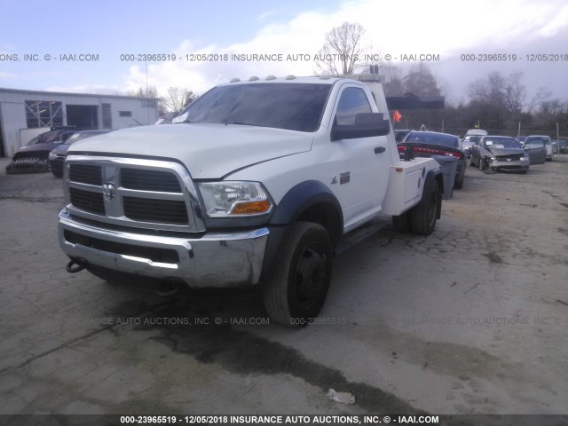 3C7WDKAL6CG139586 - 2012 DODGE RAM 4500 ST/SLT WHITE photo 2