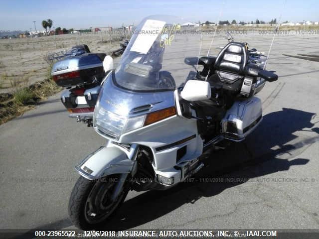 1HFSC2206VA900742 - 1997 HONDA GL1500 A/2 WHITE photo 2