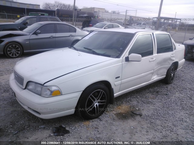 YV1LS557XW2514097 - 1998 VOLVO S70 WHITE photo 2