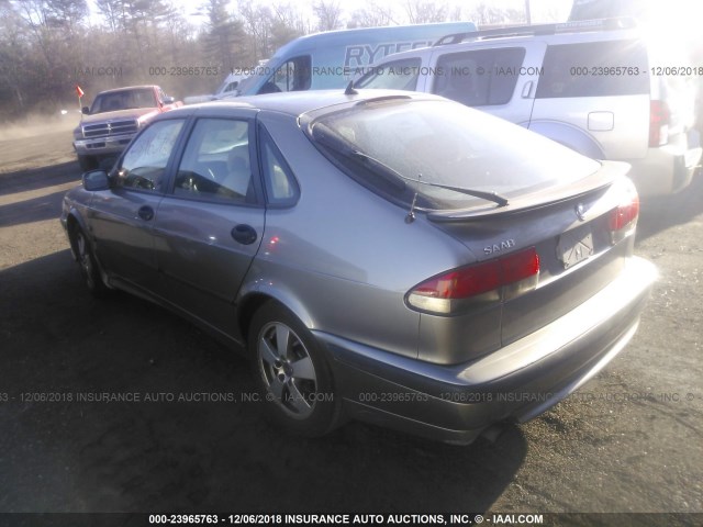 YS3DF58KX22023966 - 2002 SAAB 9-3 SE GRAY photo 3