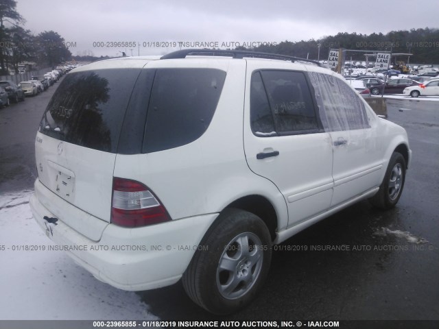 4JGAB54E22A368495 - 2002 MERCEDES-BENZ ML WHITE photo 4