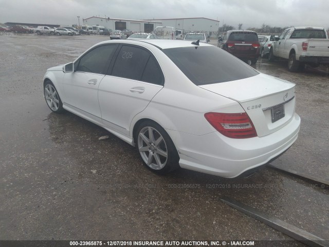 WDDGF4HB0EA958816 - 2014 MERCEDES-BENZ C 250 WHITE photo 3