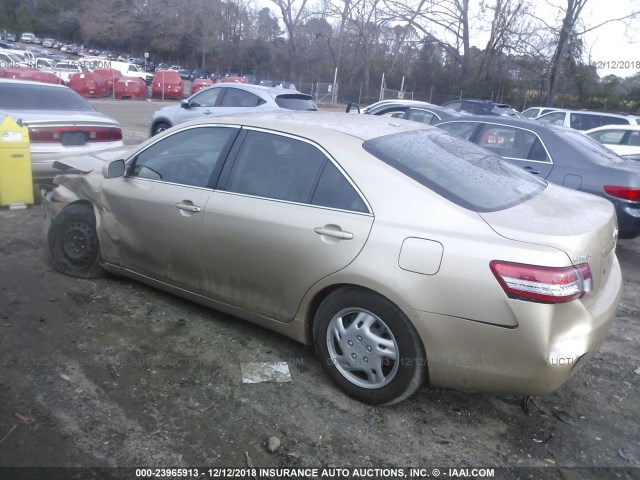 4T1BF3EK9BU652223 - 2011 TOYOTA CAMRY SE/LE/XLE 金色 照片 3