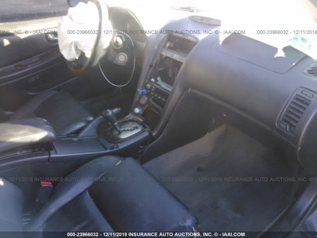 JN1DA31A82T314569 - 2002 NISSAN MAXIMA GLE/SE BLACK photo 5