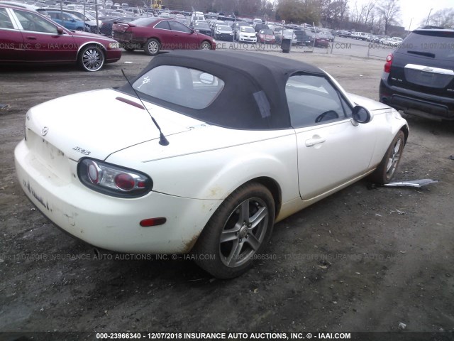 JM1NC25F460103467 - 2006 MAZDA MX-5 MIATA WHITE photo 4