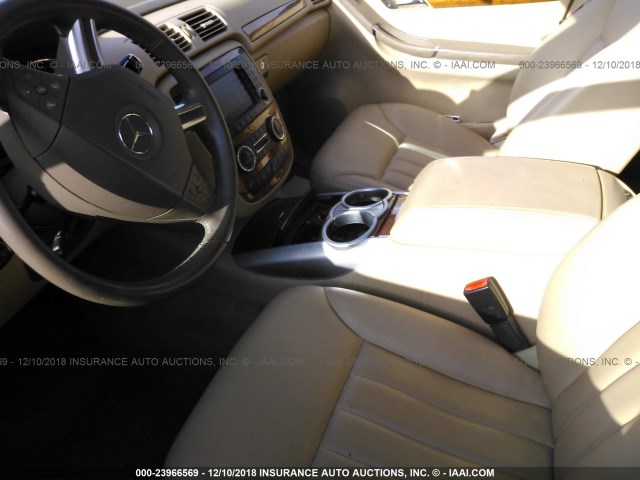 4JGCB22E47A050637 - 2007 MERCEDES-BENZ R 320 CDI WHITE photo 5