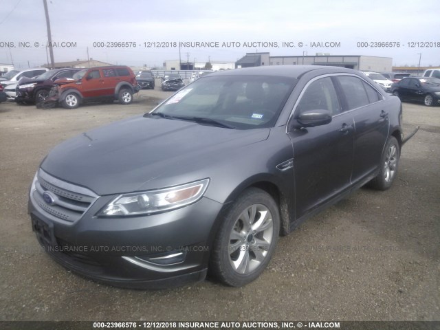 1FAHP2EW1CG134511 - 2012 FORD TAURUS SEL GRAY photo 2