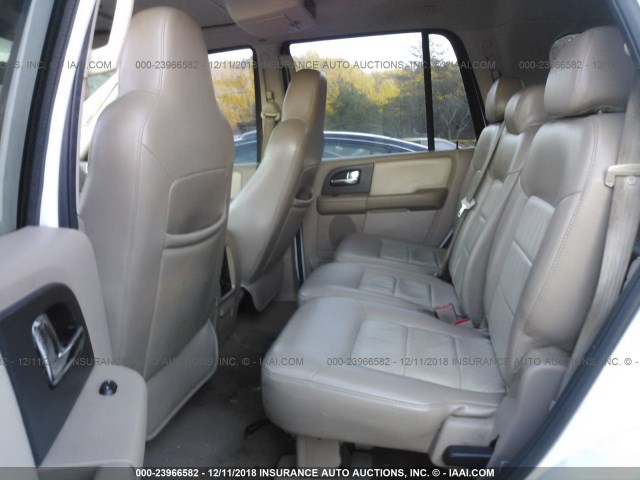 1FMFU17595LA89557 - 2005 FORD EXPEDITION EDDIE BAUER WHITE photo 8