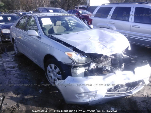 4T1BE32K55U424716 - 2005 TOYOTA CAMRY LE/XLE/SE SILVER photo 1