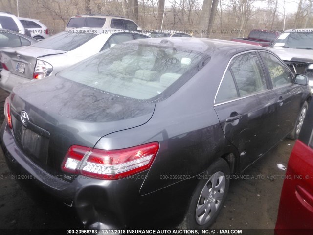 4T4BF3EKXBR167840 - 2011 TOYOTA CAMRY SE/LE/XLE 灰色 照片 4