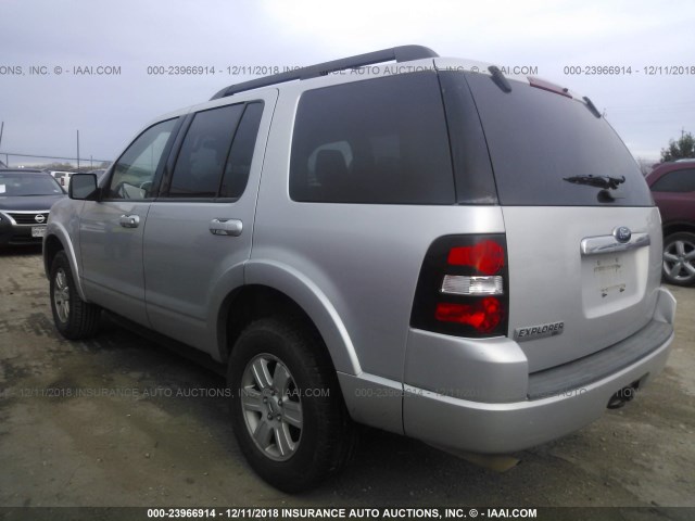 1FMEU6DE6AUA46148 - 2010 FORD EXPLORER XLT SILVER photo 3