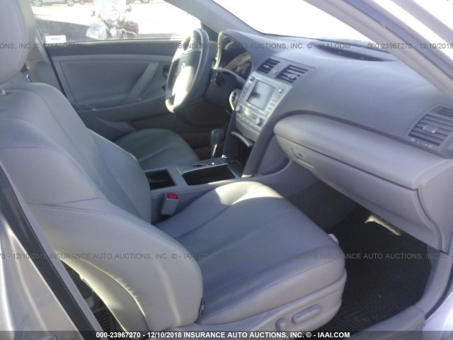 JTNBB46KX93052780 - 2009 TOYOTA CAMRY HYBRID SILVER photo 5