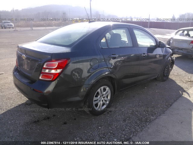 1G1JA5SG5H4111309 - 2017 CHEVROLET SONIC LS 灰色 照片 4