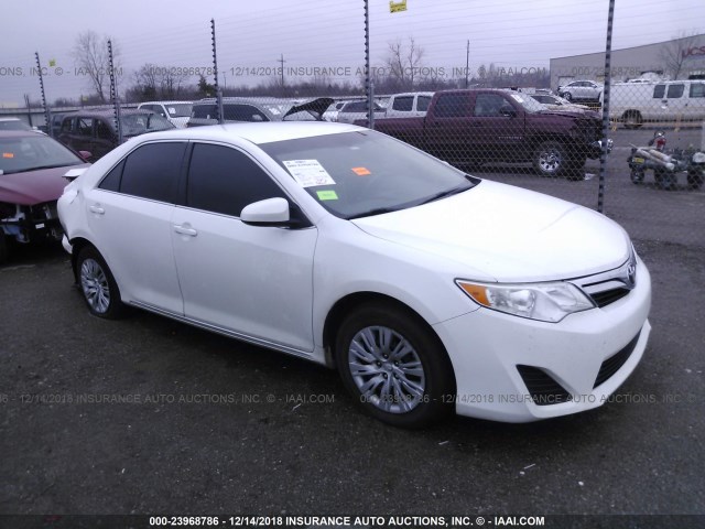 4T4BF1FKXCR258269 - 2012 TOYOTA CAMRY SE/LE/XLE 白色 照片 1