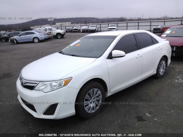 4T4BF1FKXCR258269 - 2012 TOYOTA CAMRY SE/LE/XLE 白色 照片 2