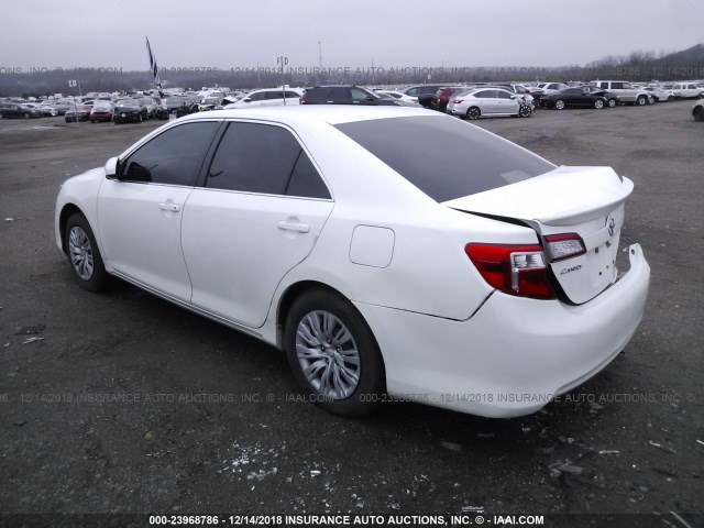 4T4BF1FKXCR258269 - 2012 TOYOTA CAMRY SE/LE/XLE 白色 照片 3