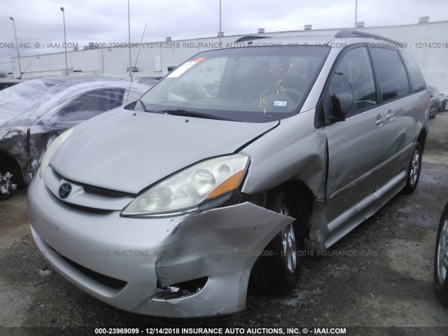 5TDZK23C07S025961 - 2007 TOYOTA SIENNA CE/LE SILVER photo 2