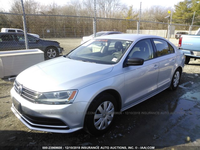 3VW2K7AJ7FM402376 - 2015 VOLKSWAGEN JETTA S ვერცხლისფერი ფოტო 2