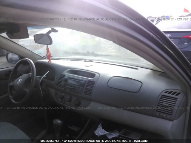 4T1BE32K34U265807 - 2004 TOYOTA CAMRY LE/XLE/SE BLACK photo 5