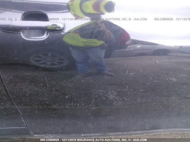 4T1CA38P04U012172 - 2004 TOYOTA CAMRY SOLARA SE/SLE BLACK photo 6