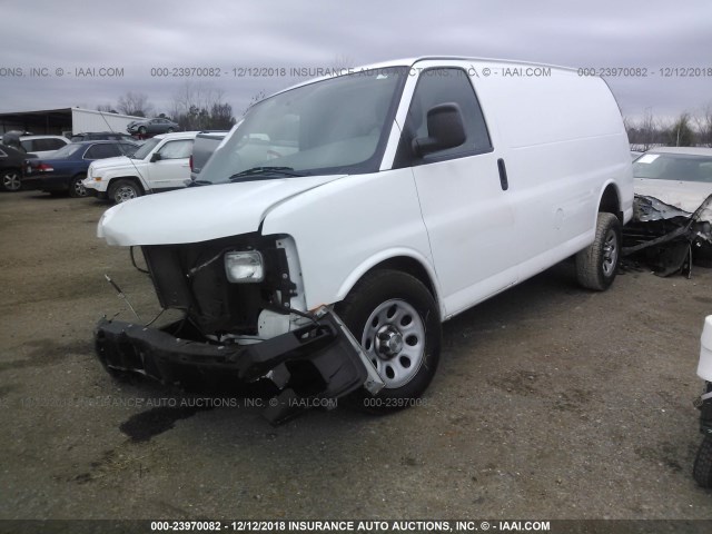 1GCSGAFX5E1105553 - 2014 CHEVROLET EXPRESS G1500  WHITE photo 2