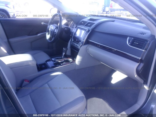 4T1BF1FK5EU768624 - 2014 TOYOTA CAMRY L/SE/LE/XLE 灰色 照片 5