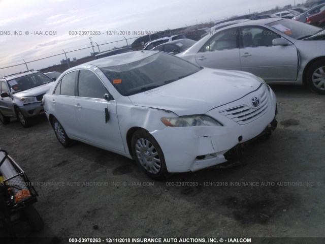 JTNBE46K573012031 - 2007 TOYOTA CAMRY NEW GENERAT CE/LE/XLE/SE WHITE photo 1