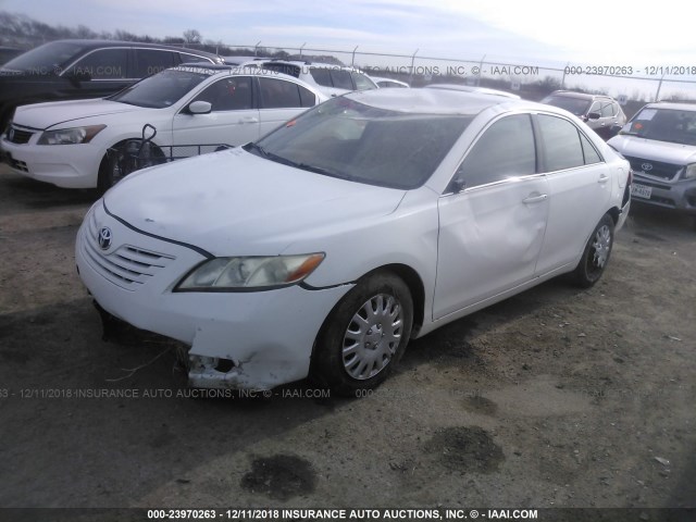 JTNBE46K573012031 - 2007 TOYOTA CAMRY NEW GENERAT CE/LE/XLE/SE WHITE photo 2