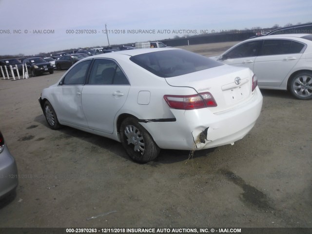 JTNBE46K573012031 - 2007 TOYOTA CAMRY NEW GENERAT CE/LE/XLE/SE WHITE photo 3