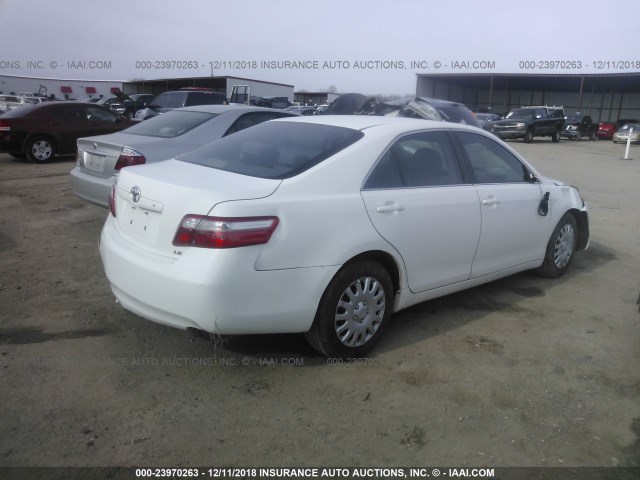 JTNBE46K573012031 - 2007 TOYOTA CAMRY NEW GENERAT CE/LE/XLE/SE WHITE photo 4