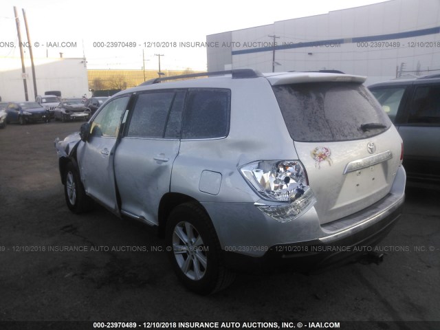 5TDBK3EH5BS061556 - 2011 TOYOTA HIGHLANDER SE SILVER photo 3