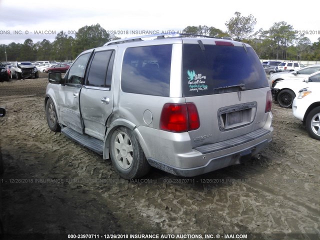 5LMFU27555LJ08530 - 2005 LINCOLN NAVIGATOR 银色 照片 3