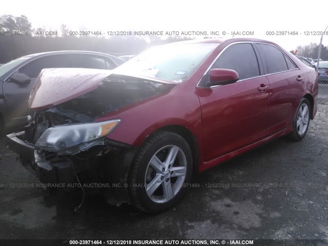 4T1BF1FK2EU848866 - 2014 TOYOTA CAMRY L/SE/LE/XLE 红色 照片 2