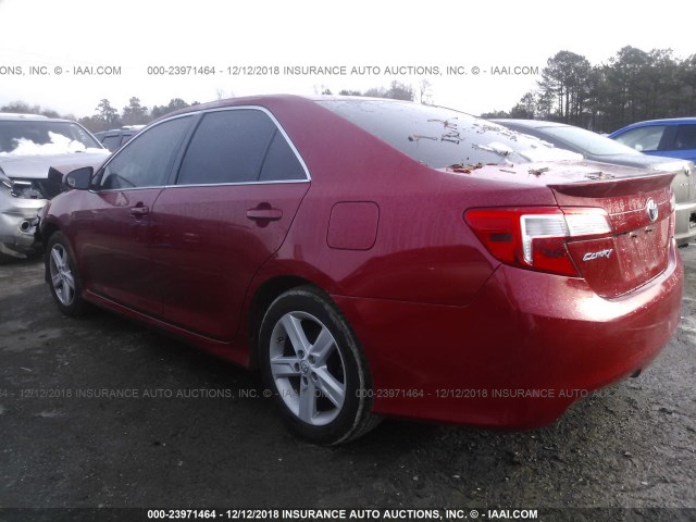 4T1BF1FK2EU848866 - 2014 TOYOTA CAMRY L/SE/LE/XLE 红色 照片 3