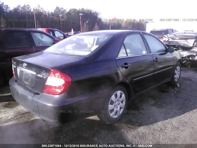 4T1BE32K32U048450 - 2002 TOYOTA CAMRY LE/XLE/SE BLACK photo 4