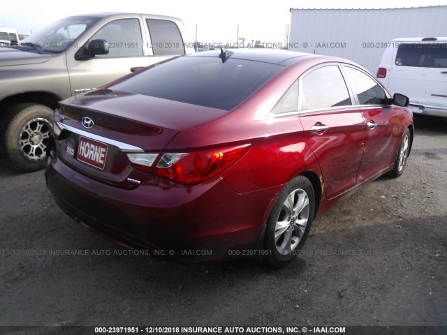 5NPEC4AC7CH434713 - 2012 HYUNDAI SONATA SE/LIMITED RED photo 4