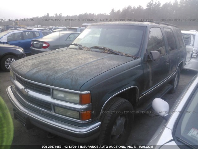 1GNEK13R9WJ304390 - 1998 CHEVROLET TAHOE K1500 GREEN photo 2