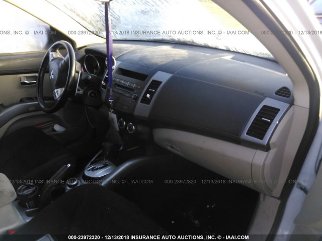 JA4JT4AX6AZ011848 - 2010 MITSUBISHI OUTLANDER XLS WHITE photo 5