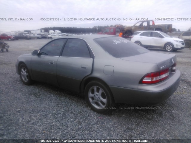 JT8BF28G2Y0266232 - 2000 LEXUS ES 300 GRAY photo 3