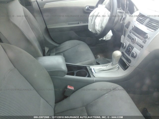 1G1ZB5E04CF187437 - 2012 CHEVROLET MALIBU LS SILVER photo 5