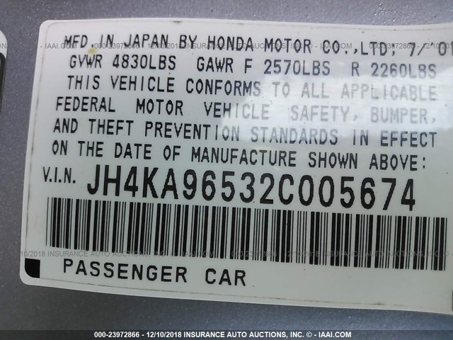 JH4KA96532C005674 - 2002 ACURA 3.5RL SILVER photo 9