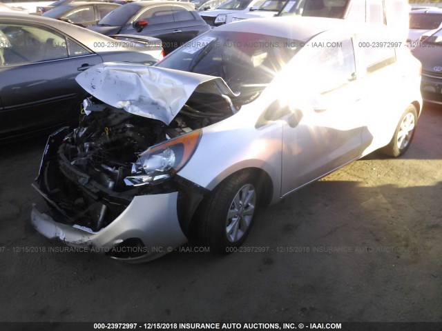 KNADN5A33E6347915 - 2014 KIA RIO EX SILVER photo 2