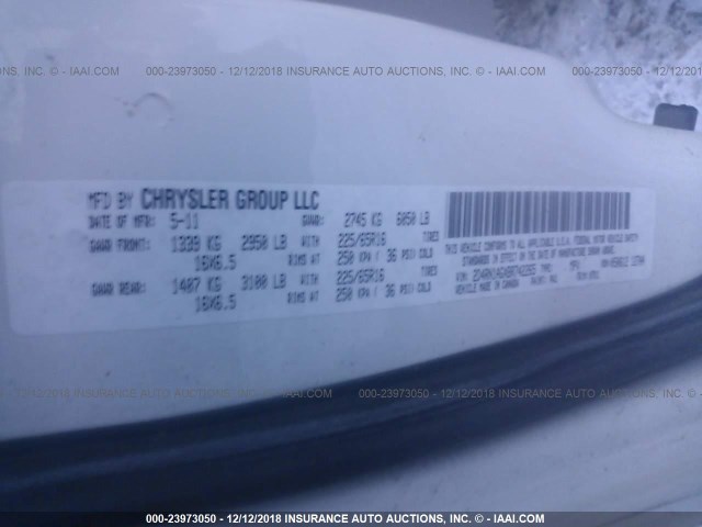 2D4RN1AGXBR742265 - 2011 DODGE GRAND CARAVAN C/V WHITE photo 9