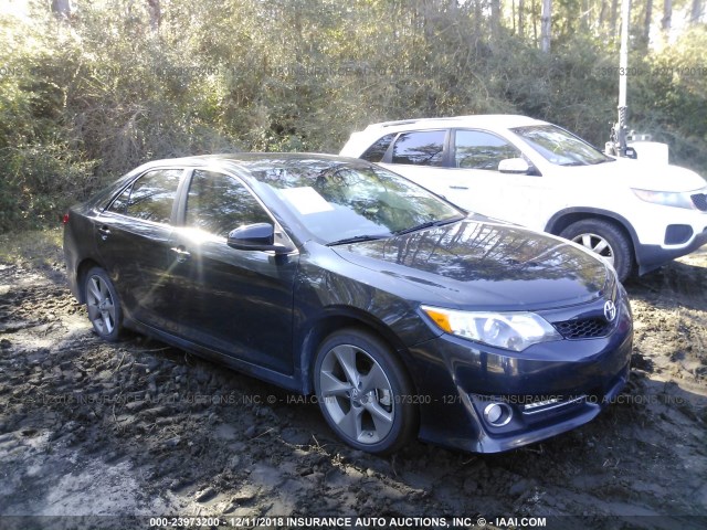 4T1BF1FK3EU383160 - 2014 TOYOTA CAMRY L/SE/LE/XLE 深蓝色 照片 1