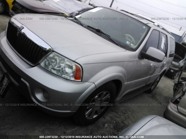 5LMFU28R63LJ34472 - 2003 LINCOLN NAVIGATOR Күміс фото 2