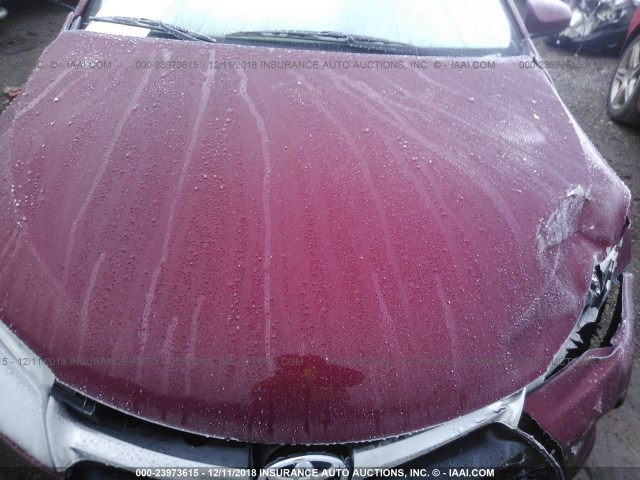 4T1BF1FK6GU588281 - 2016 TOYOTA CAMRY LE/XLE/SE/XSE წითელი ფოტო 10