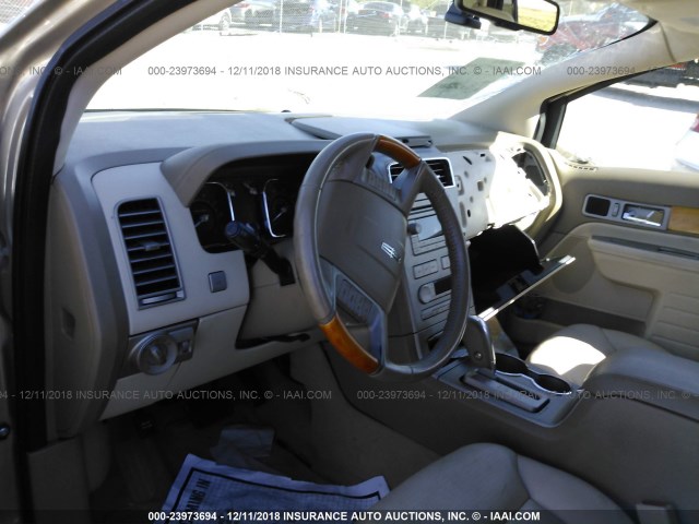 2LMDU68C47BJ22442 - 2007 LINCOLN MKX Champagne photo 5