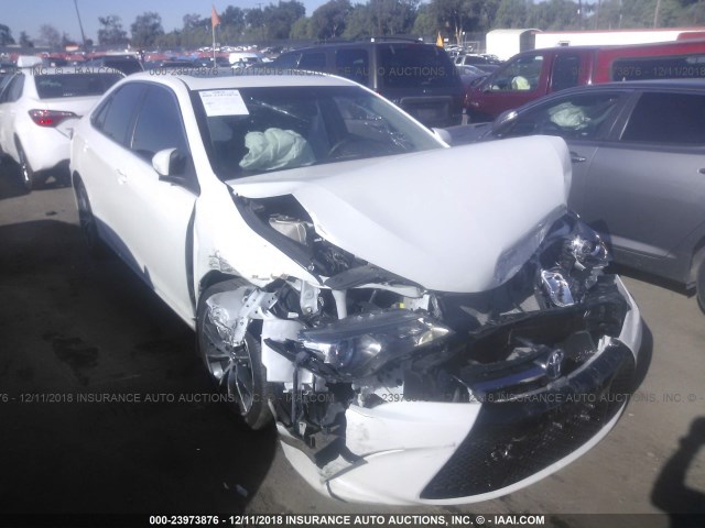4T1BF1FK2GU257150 - 2016 TOYOTA CAMRY LE/XLE/SE/XSE WHITE photo 1