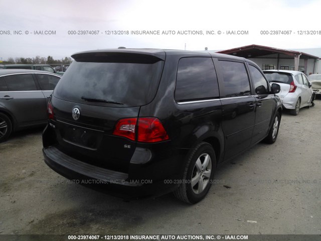 2V4RW3D11AR195422 - 2010 VOLKSWAGEN ROUTAN SE BLACK photo 4