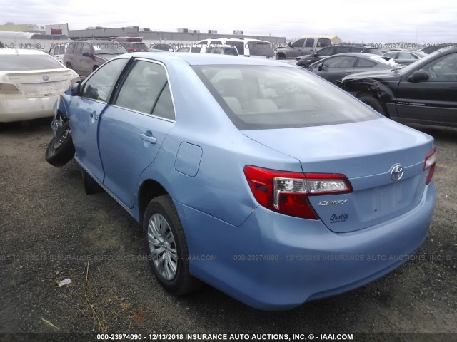 4T4BF1FK4DR294458 - 2013 TOYOTA CAMRY L/SE/LE/XLE 浅蓝色 照片 3